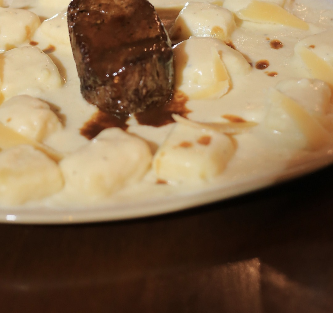 Tournedo de filé mignon ao nhoque